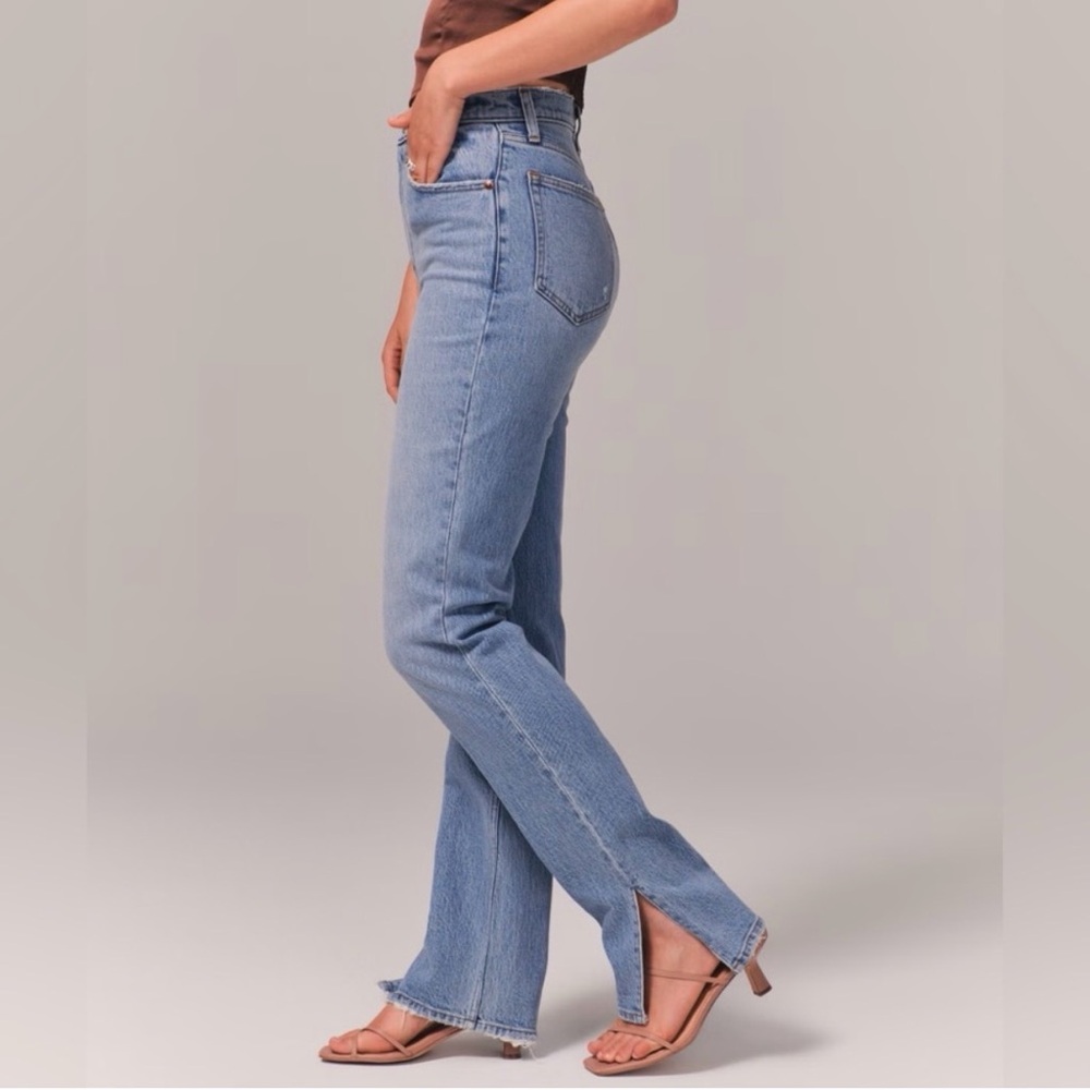 Abercrombie Curve Love 90’s Straight Ultra High Rise Jean - 27 Long